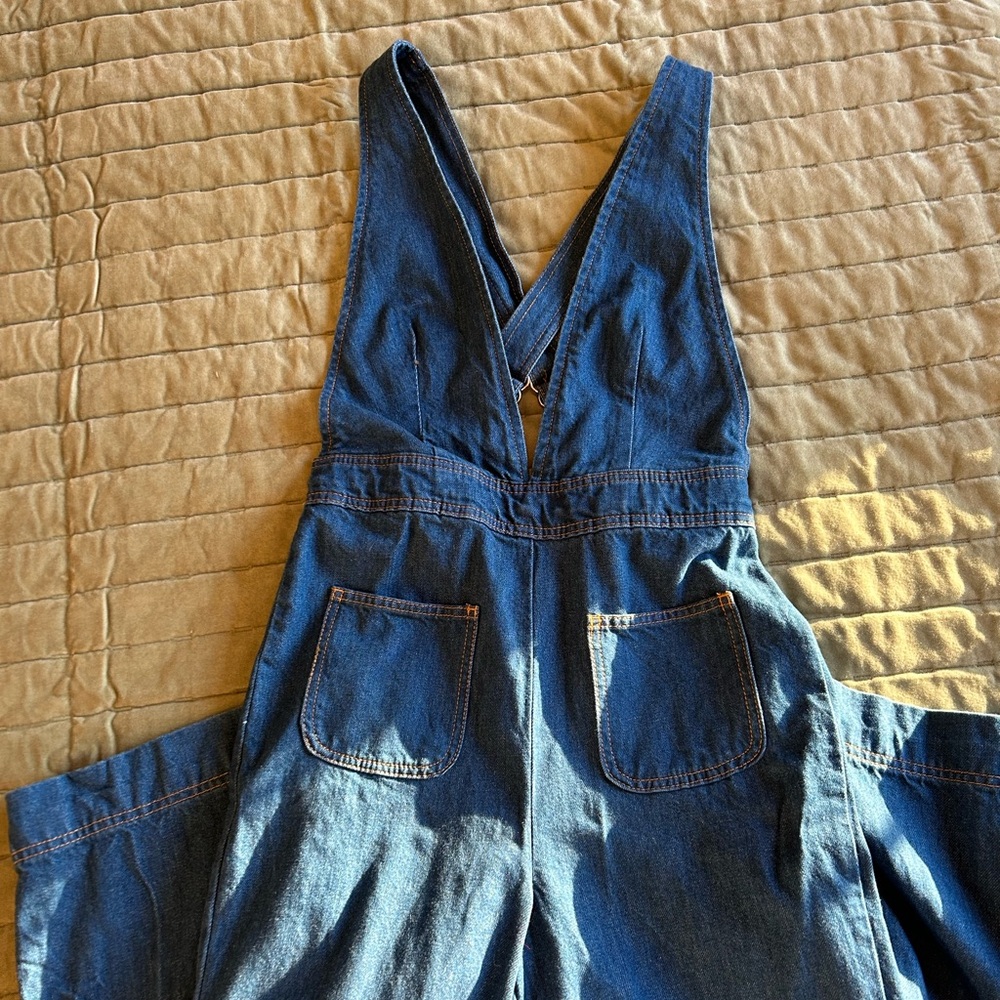 BDG women’s retro wide-leg overalls size 4